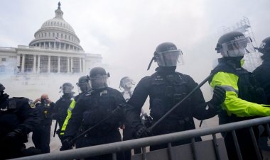 Death of police officer injured in violence in US Parliament, total five dead.
