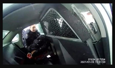 US : Police officers, seen spraying pepper spray on 9-year-old girl