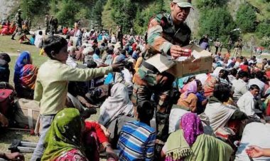 Uttarakhand Disaster: Alert in Haridwar and Rishikesh after disaster in Chamoli, people removed from Ganga shore