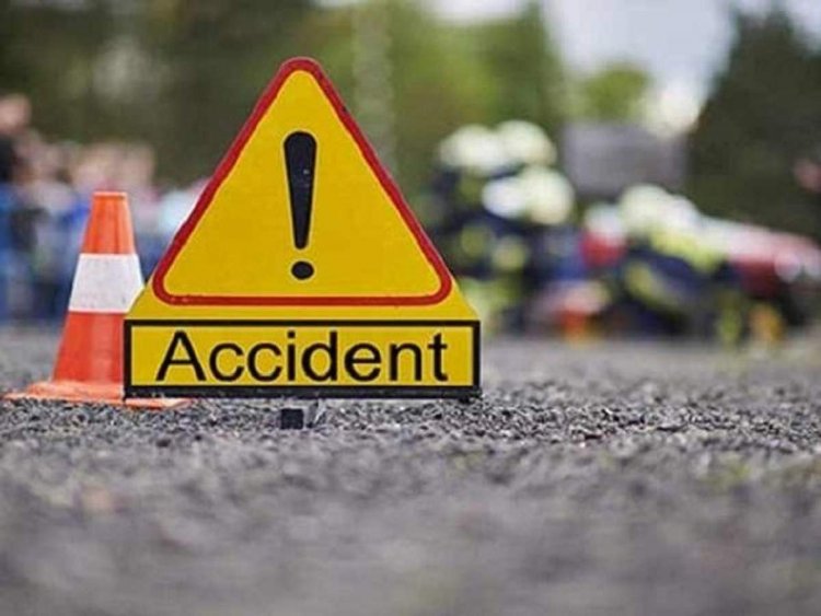 Kanpur News: Horrific road accident in Kanpur, 22 people came under the high speed Trola, 6 died