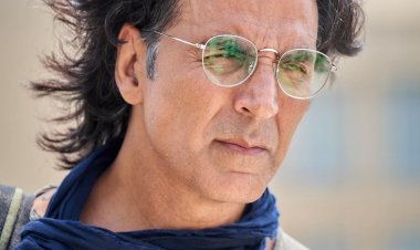 Akshay Kumar hospitalized, fighting with corona virus