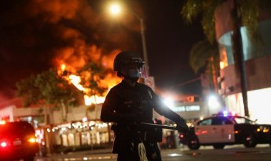 After George Floyd killing black man again in America, police imposed curfew amid heavy protests