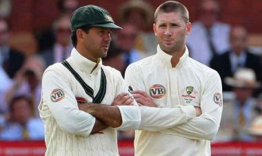 Inside Story of Australian Cricket! Ricky Ponting was hanging on the sword, so Michael Clarke had saved