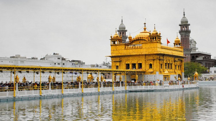 Famous Gurudwara: 5 famous gurudwaras of the country, where delicious langar meets with spirituality