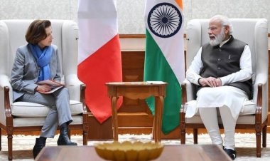 After the Rafale aircraft, India's eyes on France's Barracuda submarines, what are the implications of the France Defense Minister's visit to India?