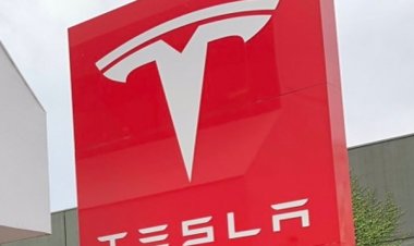 Tesla once again raised the price of its electric car