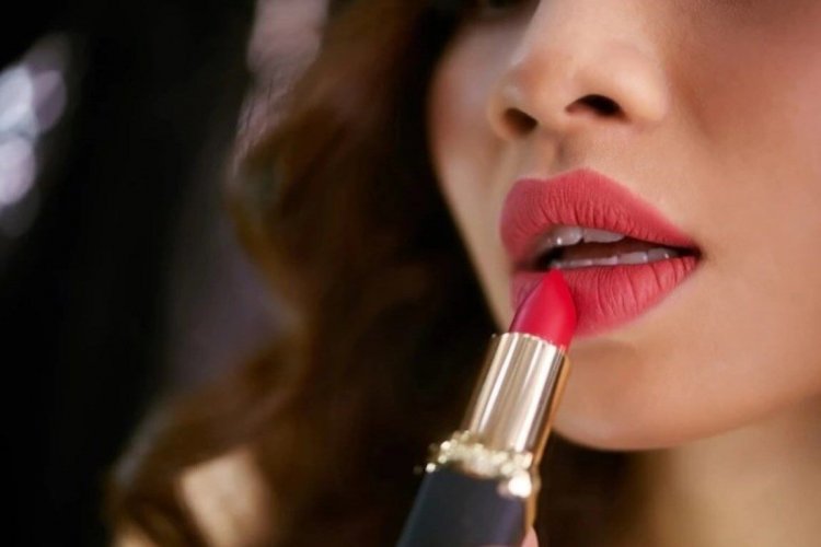 Revlon Bankruptcy News: Mukesh Ambani will buy 90 year old American lipstick company on the verge of becoming pauper?