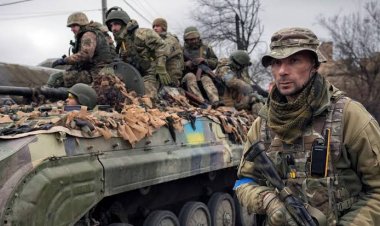 Russia Ukraine War : Russia fires rockets near nuclear plant, danger increases, independence day rally in Ukraine banned.