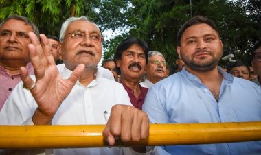 Nitish Kumar took oath as CM for the 8th time, Tejashwi Yadav became Deputy CM, the beginning of new politics in Bihar.