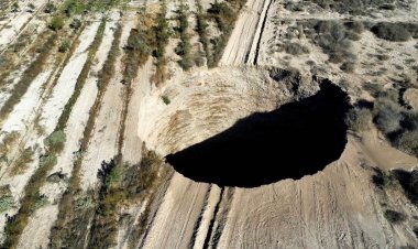 Area around mysterious sinkhole at high risk of collapse, Chilean authorities warn