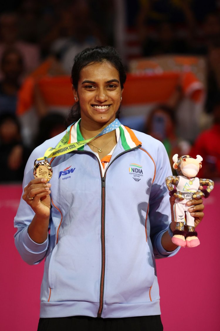 CWG 2022: PV Sindhu replied to Warner and his wife, commented on winning the gold