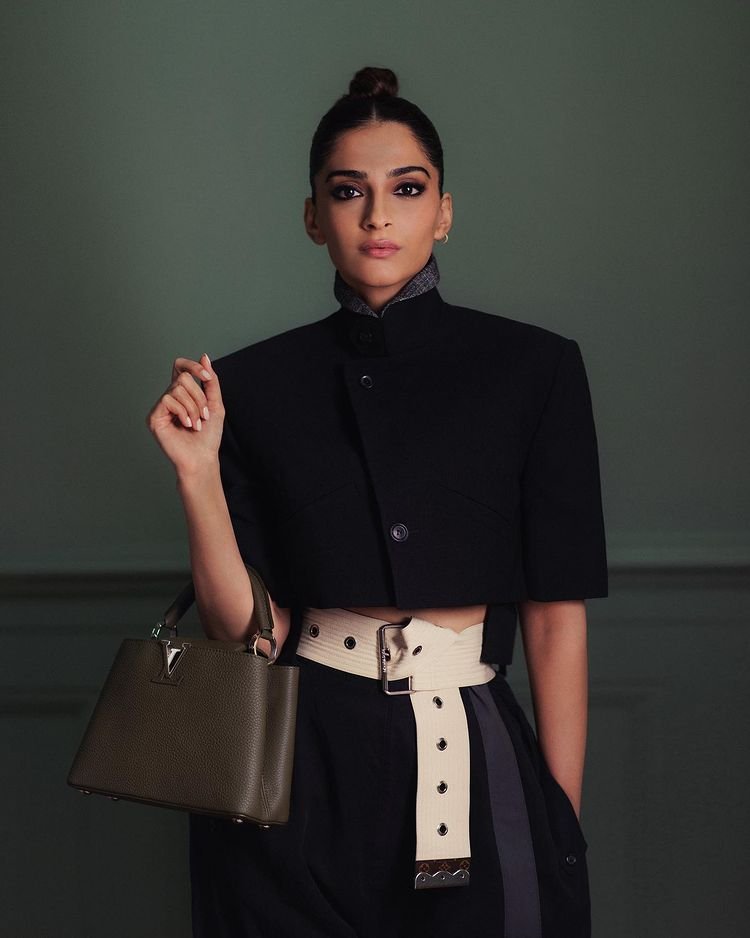 Sonam Kapoor's latest photoshoot with baby bump went viral, caption grabbed attention
