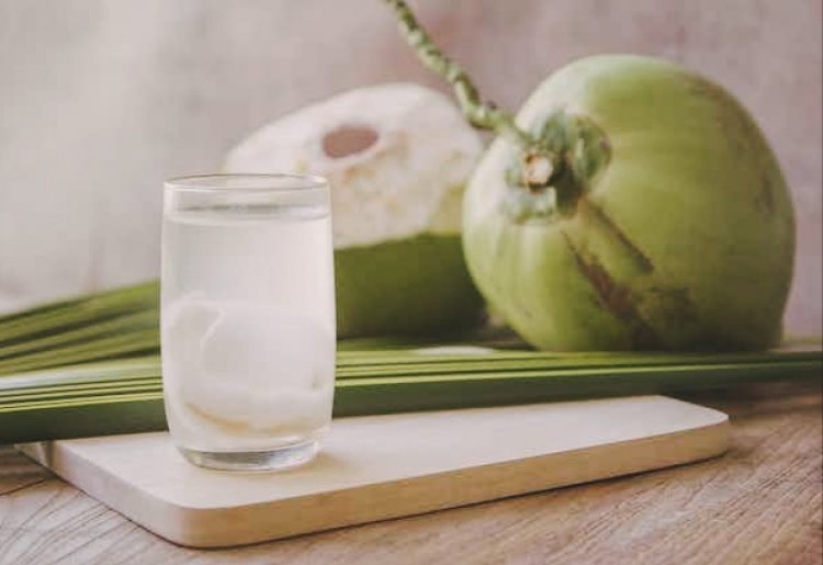 Health Tips: Can diabetics also drink coconut water? Know the amazing health benefits of this 'desi drink'.