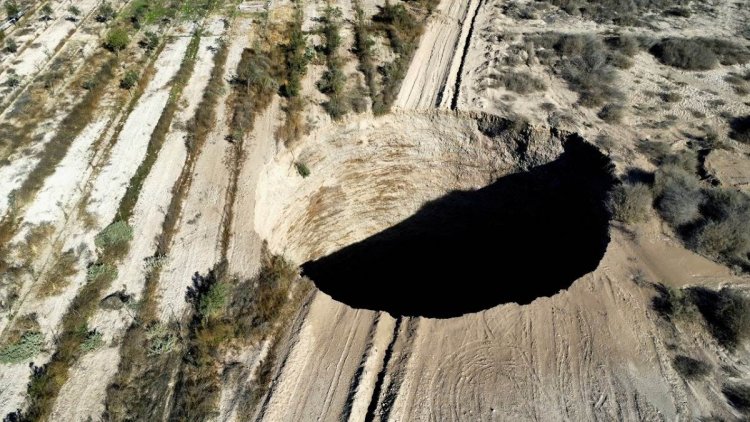 Area around mysterious sinkhole at high risk of collapse, Chilean authorities warn