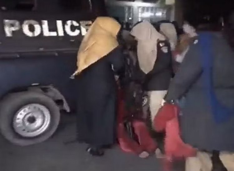 Pakistan: Police atrocities on Baloch forcibly dragged women of Pakistan on the streets of Karachi