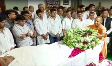 Mulayam Singh Yadav: CM Yogi reached Saifai, many veterans will attend the funeral, officials engaged in preparation