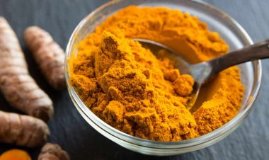 Turmeric Side Effects: Some people should not consume turmeric, it can be dangerous for health, know is it healthy for you or not