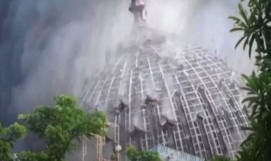 Giant Dome of mosque in Jakarta, Indonesia collapses in fire