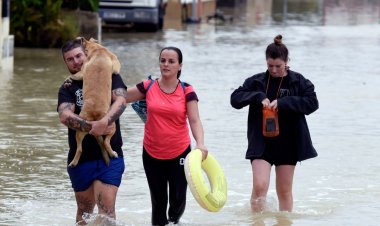 Australia flood crisis: australia floods havoc, meteorological department issued alert