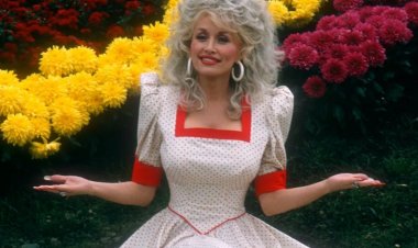 76 years old 'Dolly Parton' announces her retirement from touring will like to spend more time with her husband 'Carl Dean'