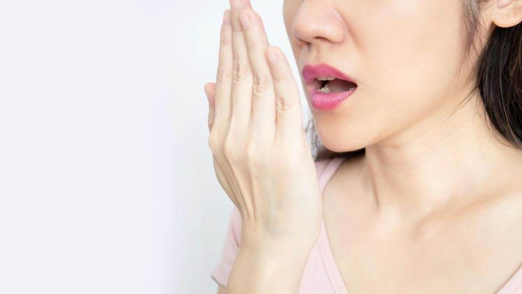 Health Tips: If you are troubled by the smell of the mouth, then follow these tips to get rid of it