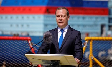 Former President Medvedev said – Russia is making modern weapons to deal with many enemies including America