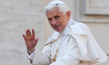 Pope Benedict Dies: Former Pope Benedict dies at the age of 95 in Vatican City