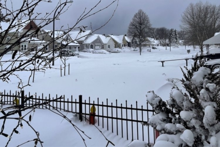 Snowfall out of control in America, temperature drops up to 55 degrees in some areas; Houses and vehicles covered with snow