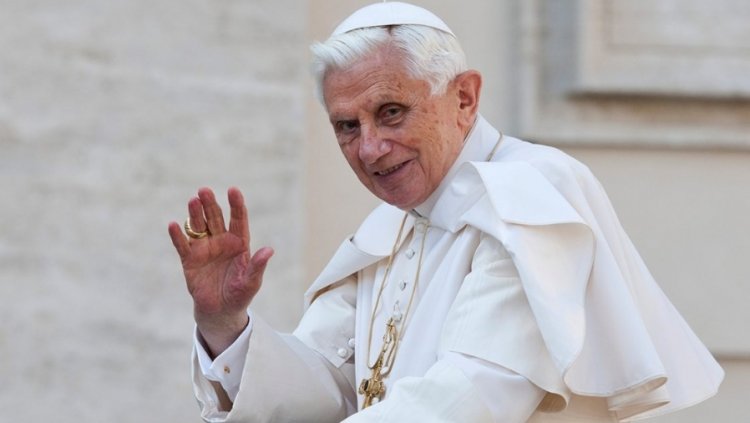 Pope Benedict Dies: Former Pope Benedict dies at the age of 95 in Vatican City