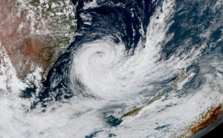 New zealand cyclone: storm wreaks havoc in New Zealand, 4 deaths, many flights canceled