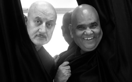 What happened to Satish Kaushik at midnight? Told the driver - take me to the hospital! Anupam Kher shares the whole story