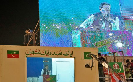 Pakistan: Imran Khan unveils 10-point roadmap to resolve Pakistan's economic crisis