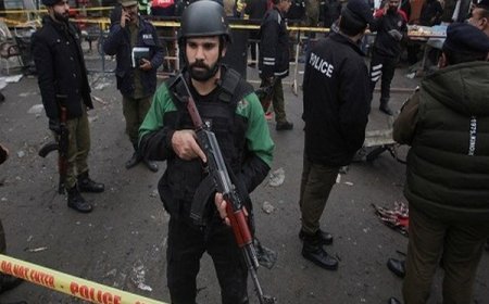 Pakistan: Firing between police and dacoits in Kashmore, Sindh, two policemen killed; four injured