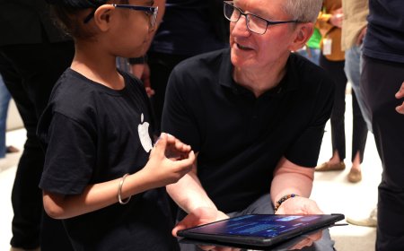 Apple CEO Tim Cook earns crores every day, know his net worth