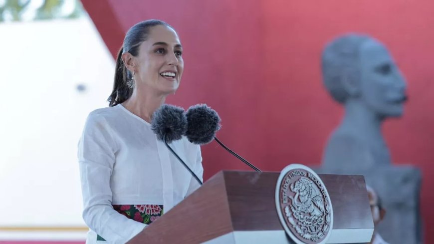 Claudia Sheinbaum Pardo became the first woman president of Mexico, what did she swear on as soon as she took the oath?