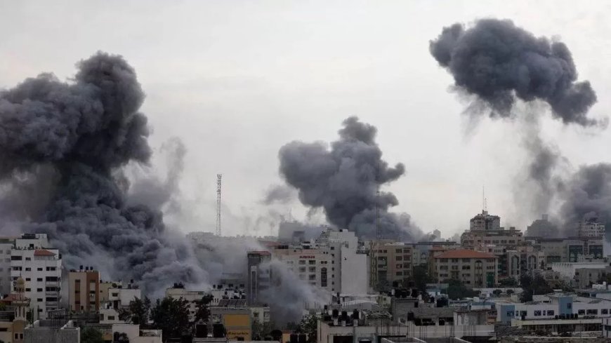 Israeli attack on people carrying food in Gaza, 10 Palestinians killed and 40 injured; two hospitals were also bombed