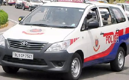 IFS officer commits suicide in Delhi, commits suicide by jumping from a building; Police engaged in investigation