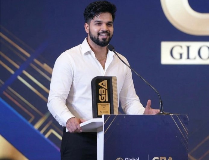 Young and Visionary : How Tarot Yash Bhargava Is Expanding Spiritual Guidance & Astrology Globally