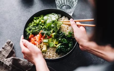 A diet rich in fiber can help prevent colorectal cancer, a big claim in research
