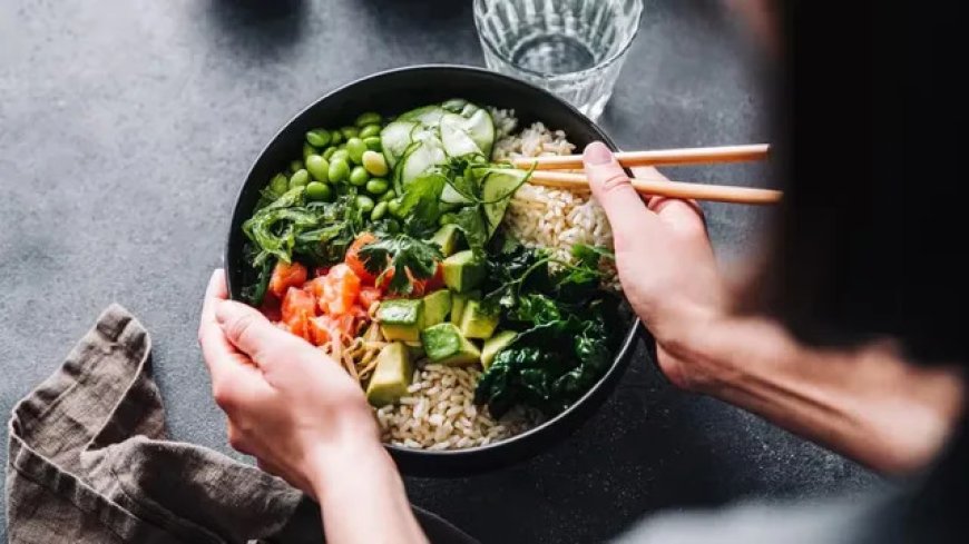 A diet rich in fiber can help prevent colorectal cancer, a big claim in research